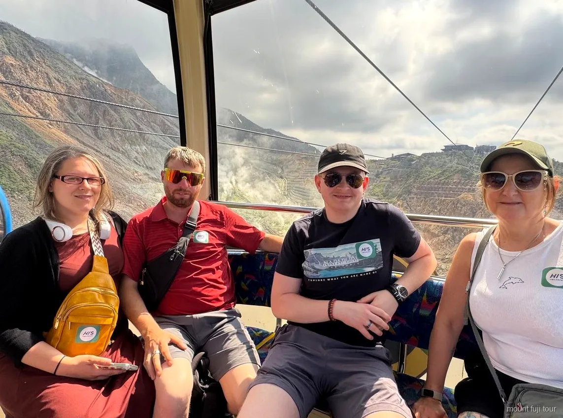Hakone Ropeway gondola over the Owakudani volcanic valley